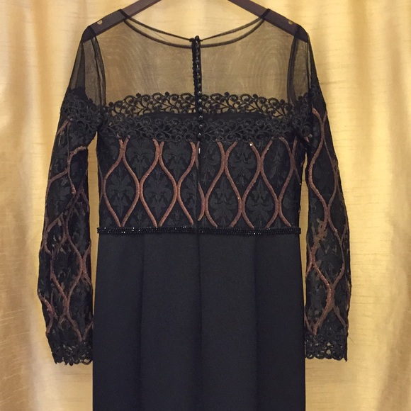 Rengin Gown - Picture 8 of 8